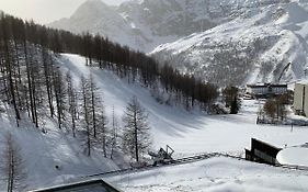 Cervinia Ski In Ski Out - Spacious Apartment